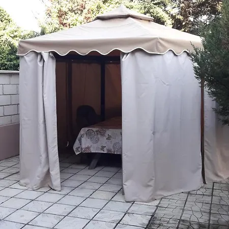 Apartment студия в комплексе Rozali Varna