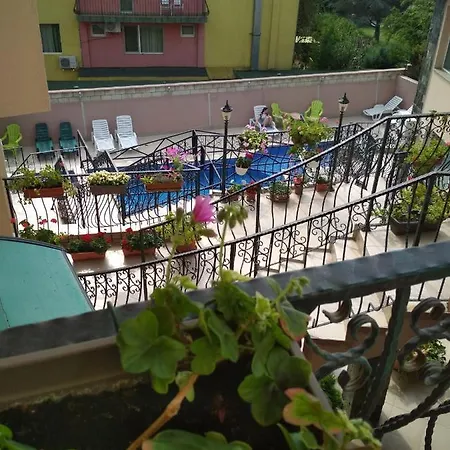 Apartment студия в комплексе Rozali
